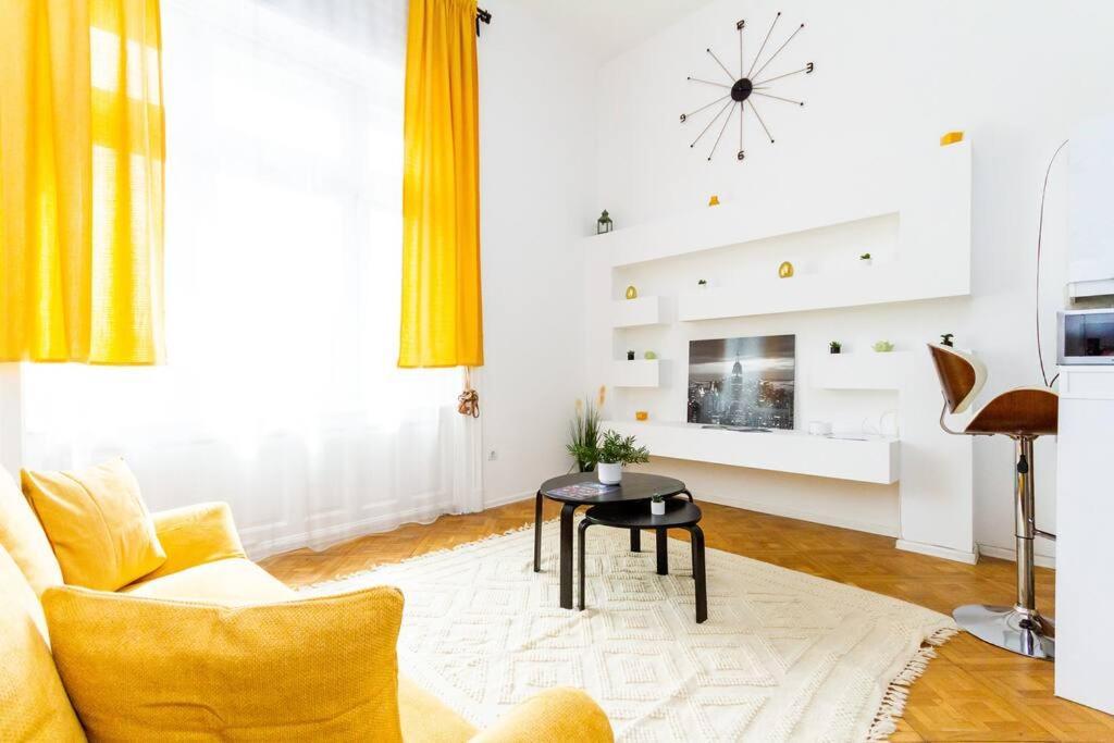 Bright Design Riverside Studio By Nw Budapeşte Dış mekan fotoğraf